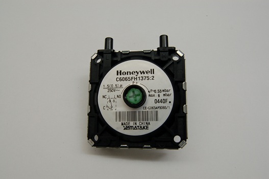C 6065 FH 1375  0.53-6mbar  HONEYWELL DIFFERENTIAL PRESSURE SWITCH